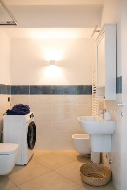 Grande Monolocale Con Parcheggio Interrato Incluso Apartment เจนัว ภายนอก รูปภาพ